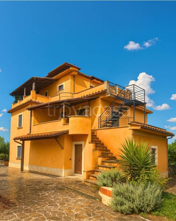 casa indipendente in vendita a Roma in zona Trigoria