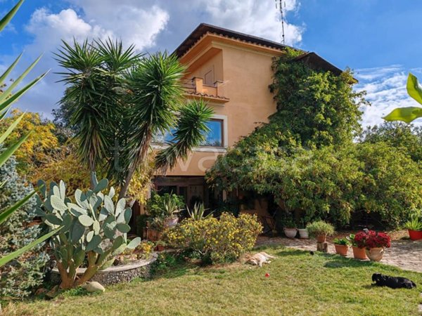 casa indipendente in vendita a Roma in zona Trigoria