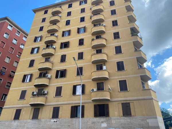 appartamento in vendita a Roma in zona Tuscolano