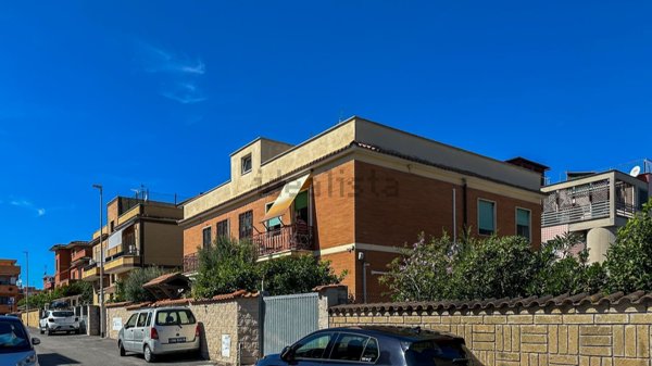 appartamento in vendita a Roma in zona Ostiense