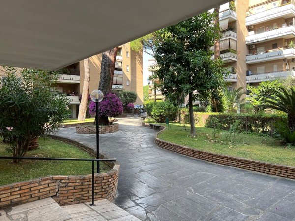 appartamento in vendita a Roma in zona Monte Sacro/Talenti