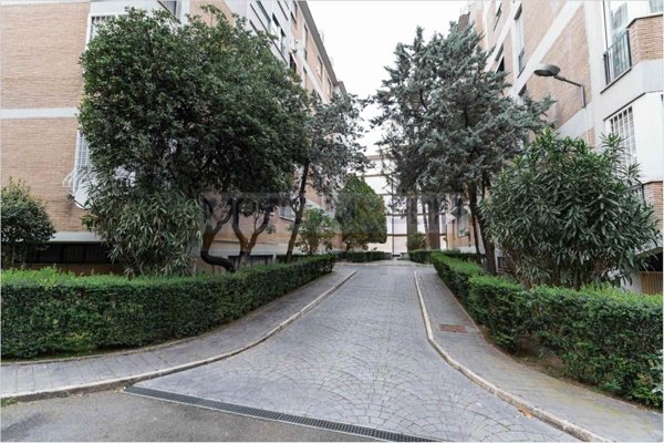 appartamento in vendita a Roma in zona Tor di Quinto