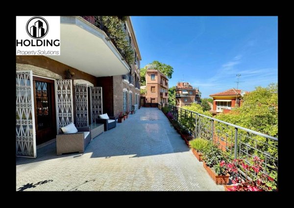 appartamento in vendita a Roma in zona Gianicolense