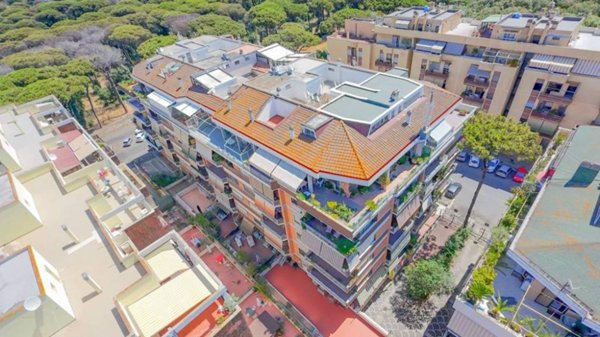 appartamento in vendita a Roma in zona Ostia