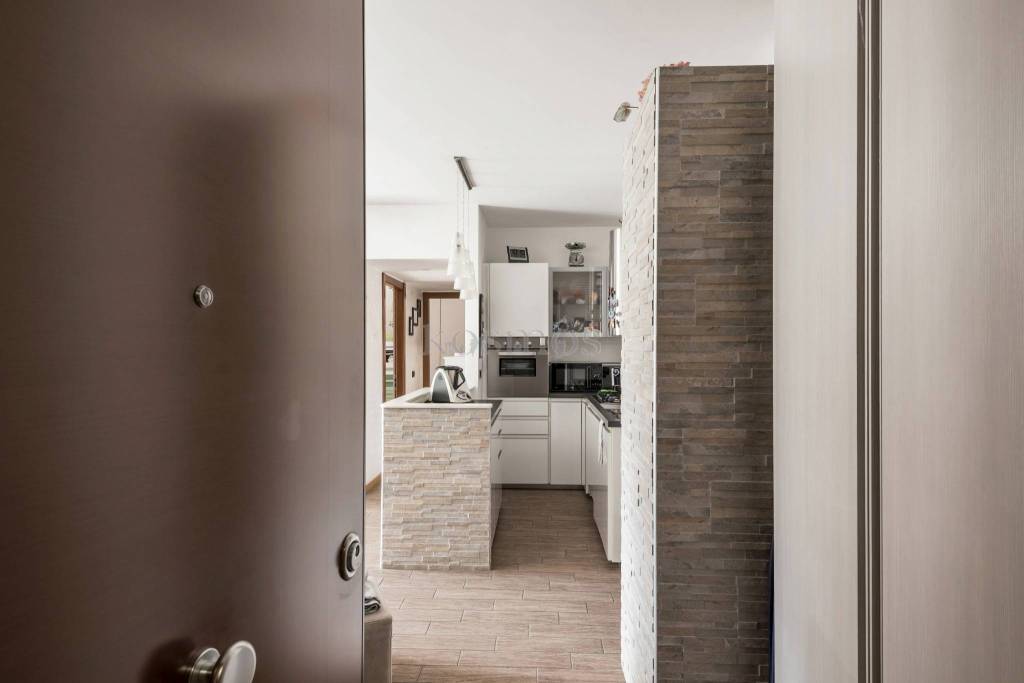 appartamento in vendita a Roma in zona Castel di Leva