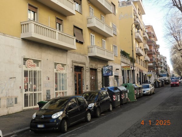 negozio in vendita a Roma in zona Nomentano