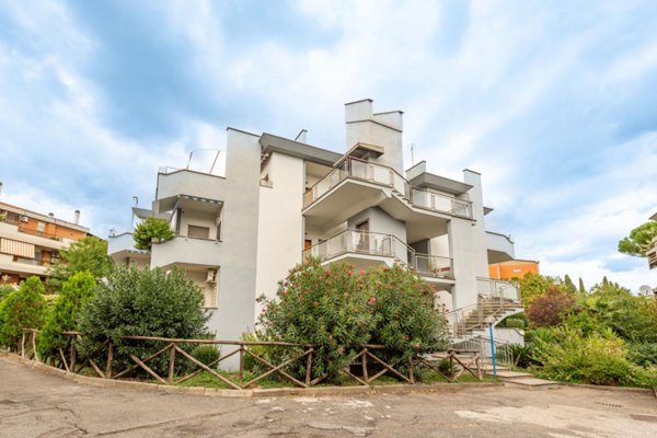 appartamento in vendita a Roma in zona Torre Gaia