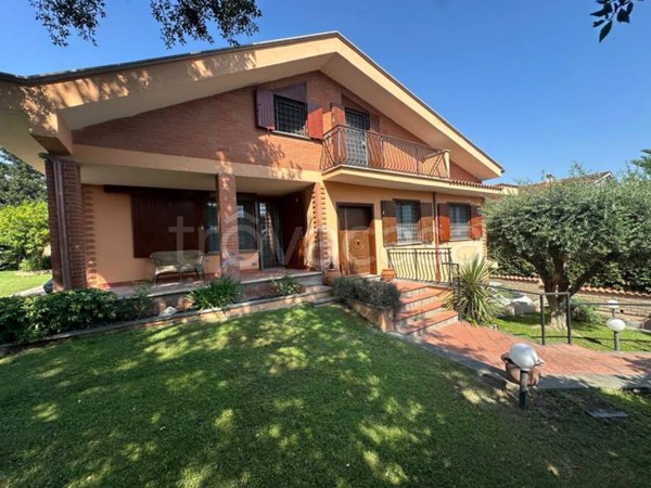 casa indipendente in vendita a Roma in zona Massimina/Casal Lumbroso