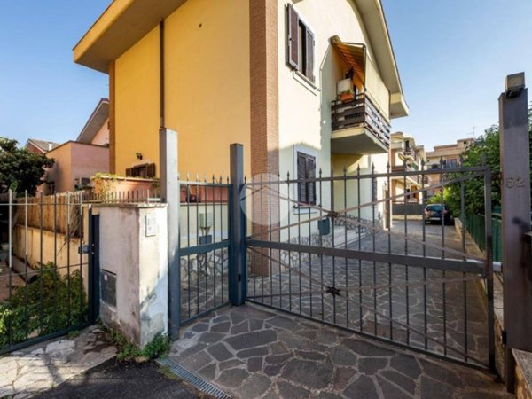 appartamento in vendita a Roma in zona Borghesiana