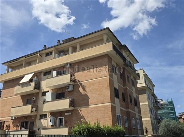 appartamento in vendita a Roma in zona Corviale