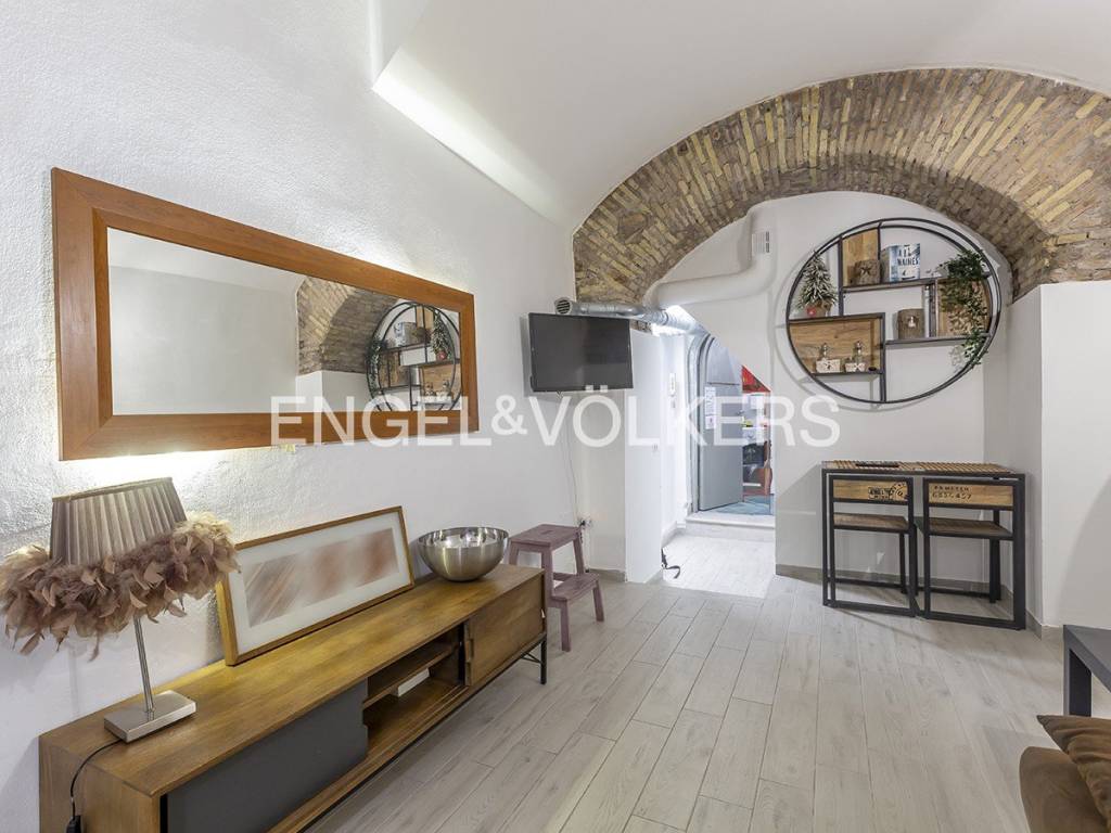 appartamento in vendita a Roma in zona Parione/Sant'Eustachio