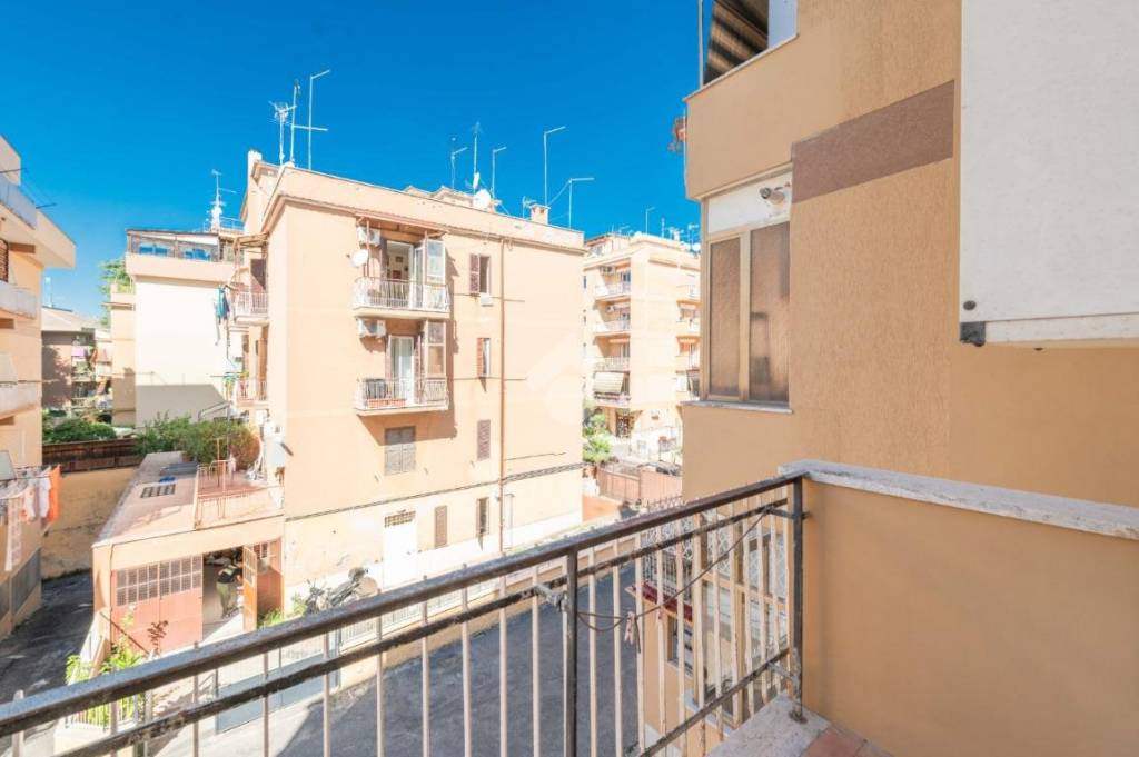 appartamento in vendita a Roma in zona Torrevecchia