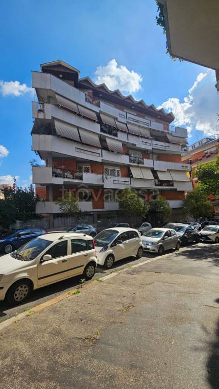 appartamento in vendita a Roma in zona Gianicolense