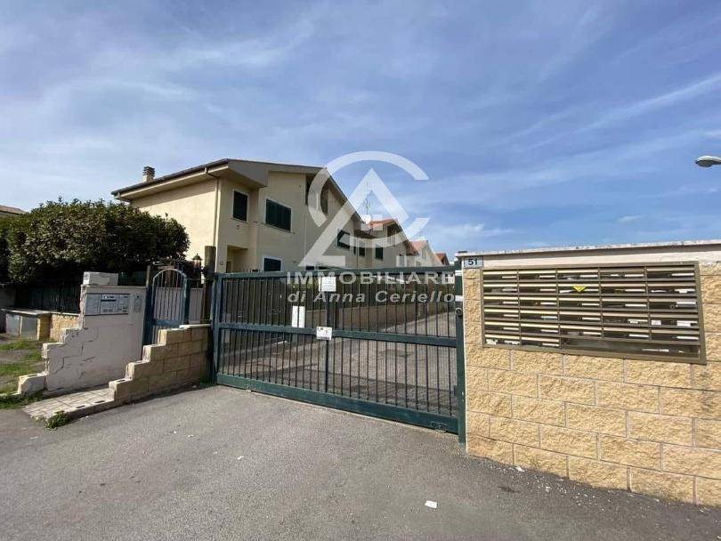 appartamento in vendita a Roma in zona Lunghezza