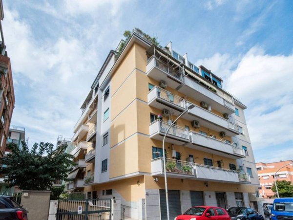 appartamento in vendita a Roma in zona Prenestino-Labicano