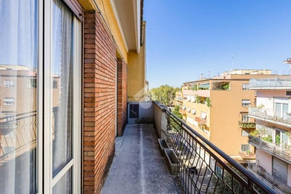 appartamento in vendita a Roma in zona Appio Latino