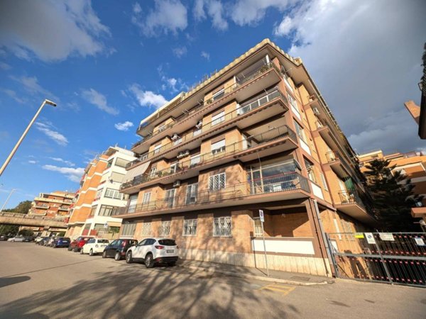 appartamento in vendita a Roma in zona Ostia