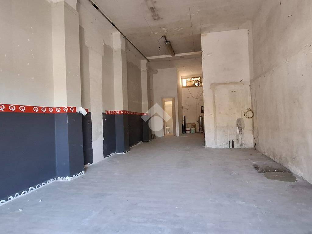 negozio in vendita a Roma in zona Ostia