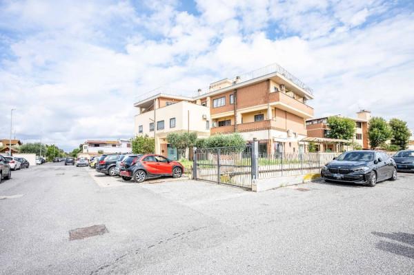 appartamento in vendita a Roma in zona Ostia Antica