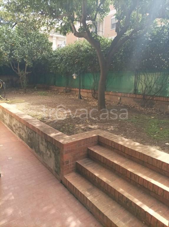 appartamento in vendita a Roma in zona Corviale
