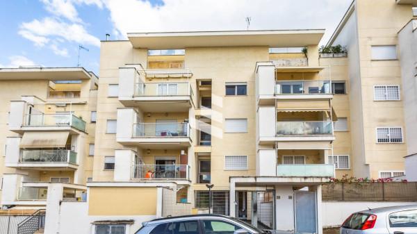 appartamento in vendita a Roma in zona Corviale