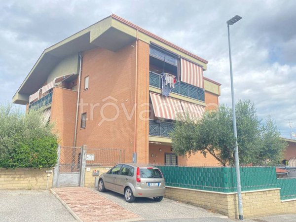 appartamento in vendita a Roma in zona Castelverde