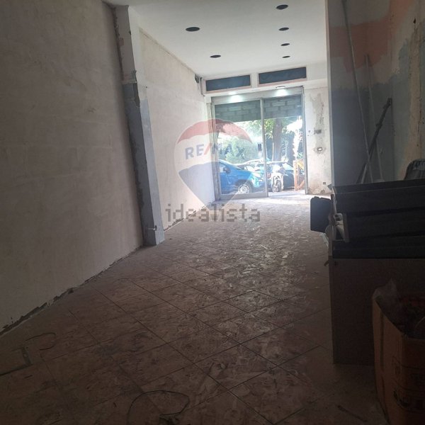 locale commerciale in vendita a Roma in zona Monte Sacro/Talenti