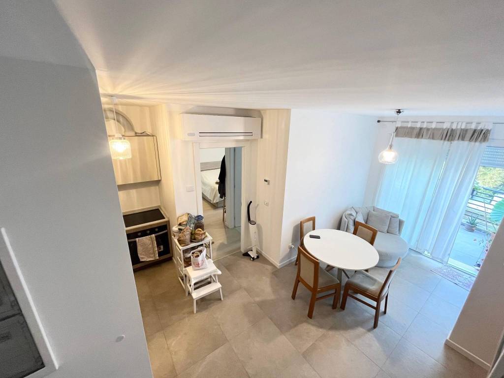 appartamento in vendita a Roma in zona Ardeatino