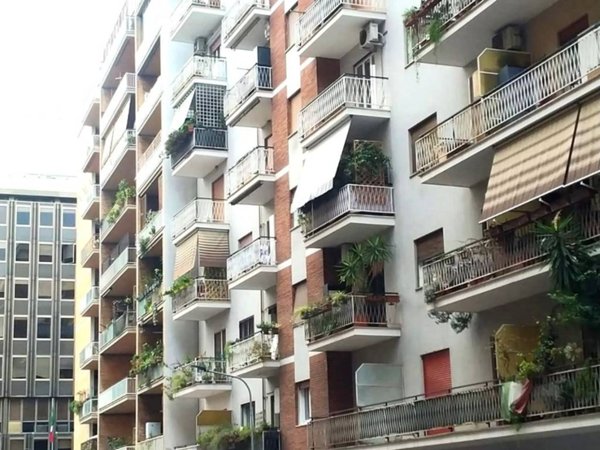 appartamento in vendita a Roma in zona Ostiense