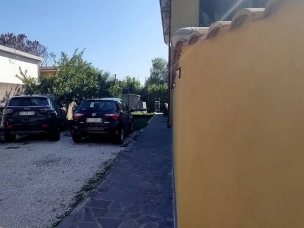 casa indipendente in vendita a Roma in zona Infernetto