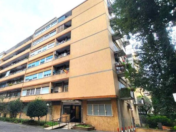 appartamento in vendita a Roma in zona Ostiense