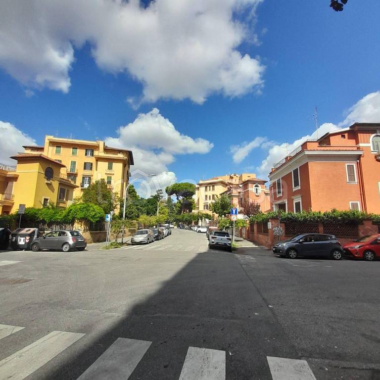 appartamento in vendita a Roma in zona Tuscolano