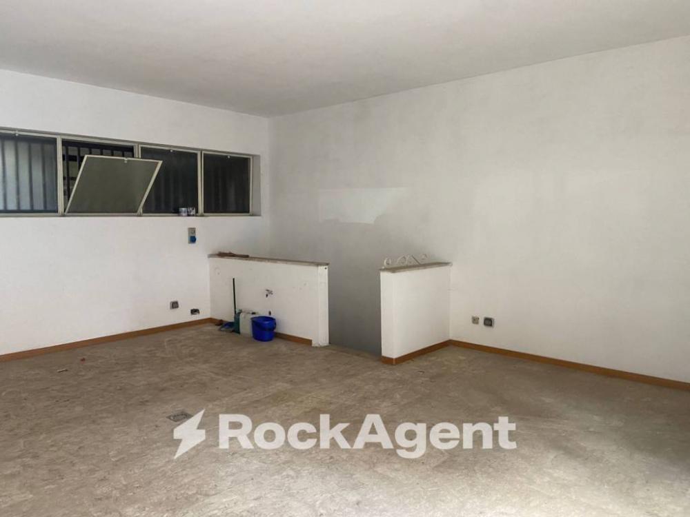 negozio in vendita a Roma in zona Collatino