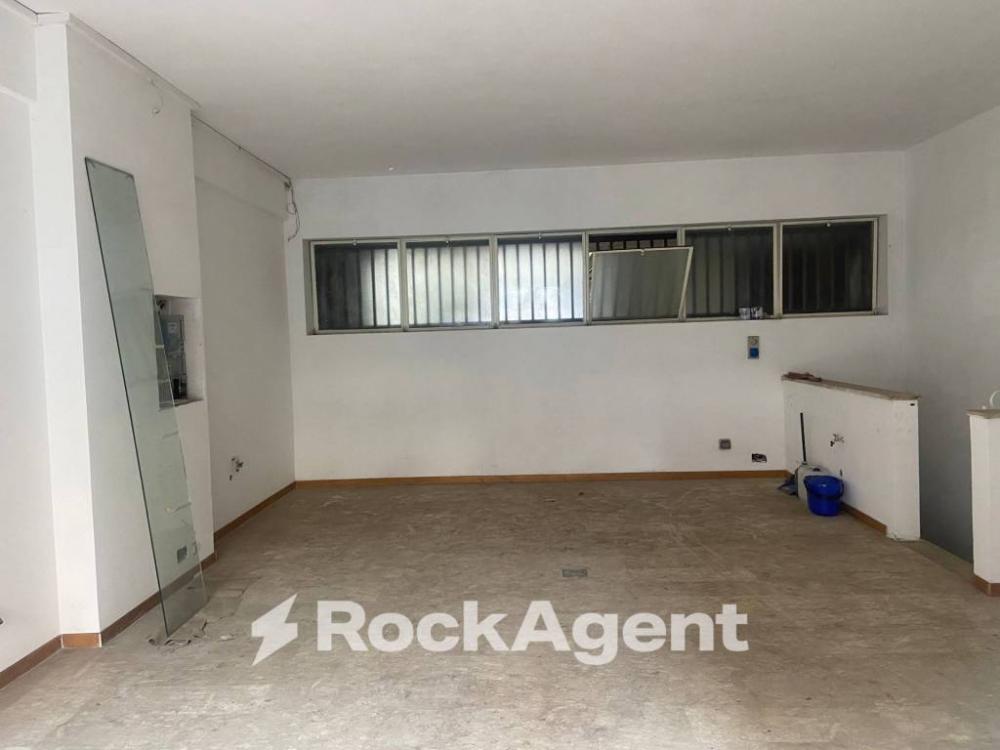 negozio in vendita a Roma in zona Collatino