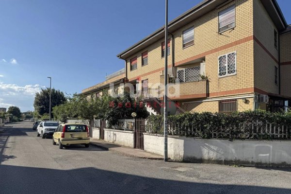appartamento in vendita a Roma in zona Ostia Antica