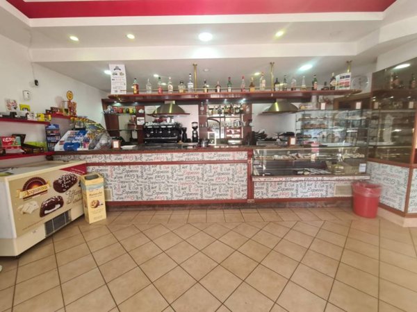 negozio in vendita a Roma in zona Ostia