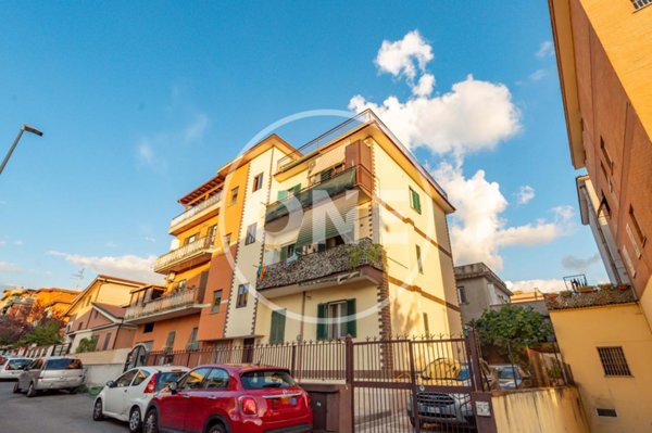 appartamento in vendita a Roma in zona Torre Angela