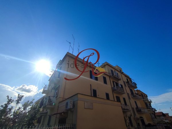 locale commerciale in vendita a Roma in zona Torrevecchia