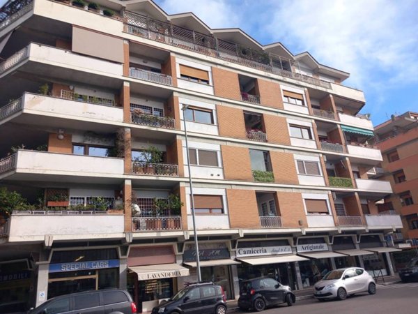 appartamento in vendita a Roma in zona Ostiense