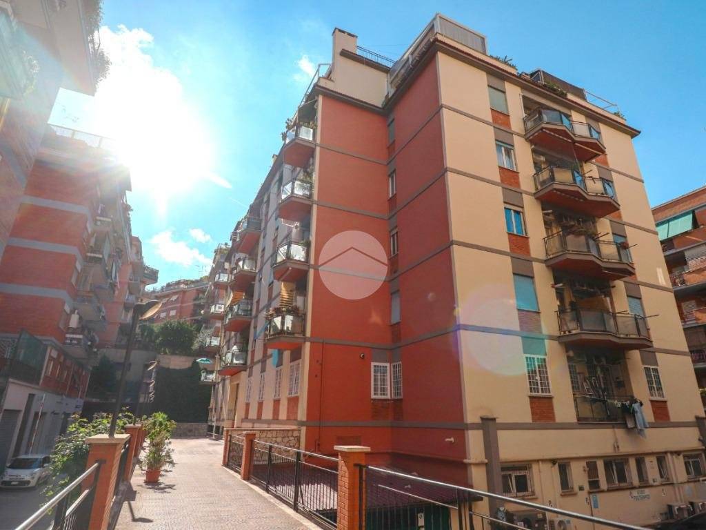 appartamento in vendita a Roma in zona Gianicolense