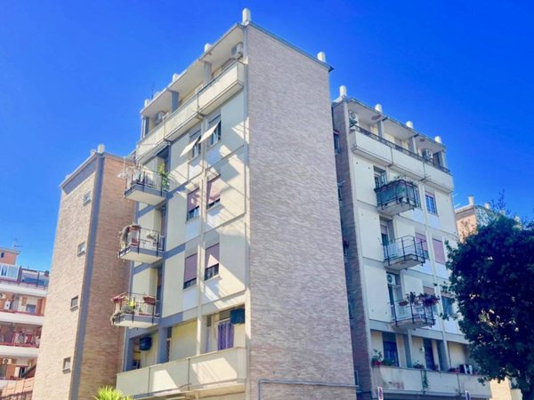 appartamento in vendita a Roma in zona Ostia