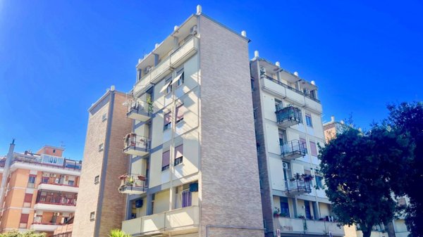 appartamento in vendita a Roma in zona Ostia