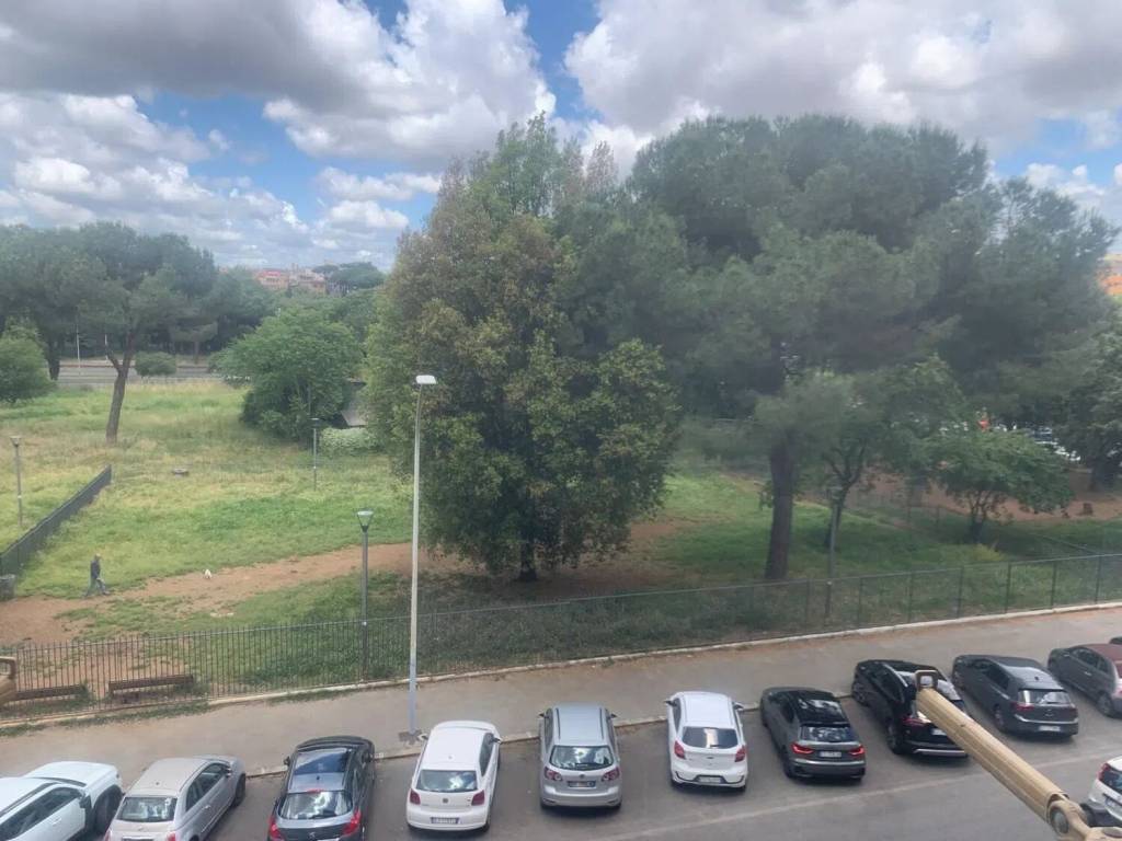 appartamento in vendita a Roma in zona Ardeatino