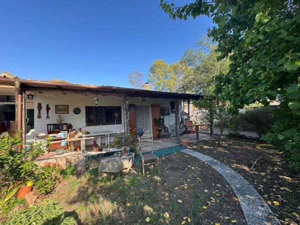 casa indipendente in vendita a Roma in zona Axa