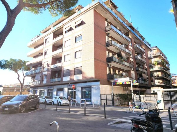 appartamento in vendita a Roma in zona Ardeatino