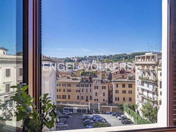 appartamento in vendita a Roma in zona Parione/Sant'Eustachio