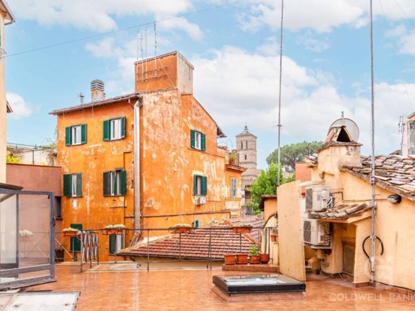 appartamento in vendita a Roma in zona Trastevere