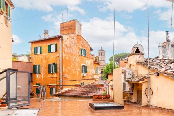 appartamento in vendita a Roma in zona Trastevere