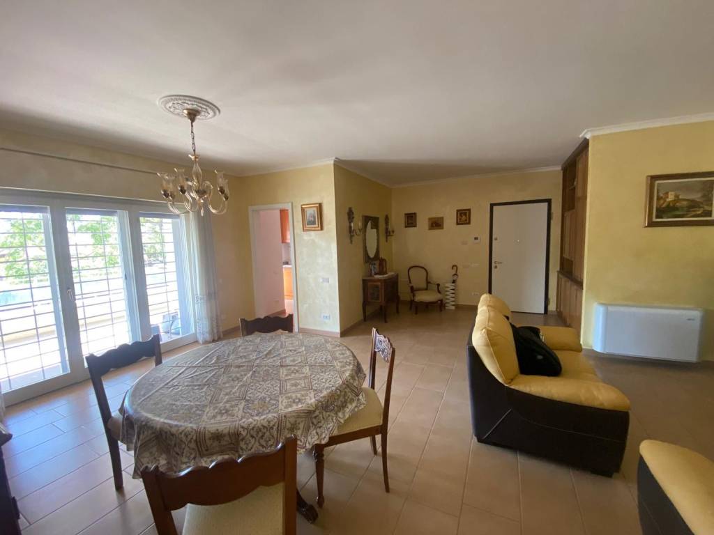 appartamento in vendita a Roma in zona Mezzocammino