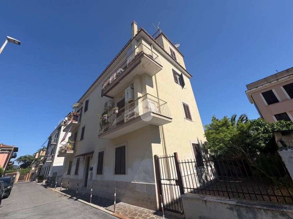 appartamento in vendita a Roma in zona Torre Maura